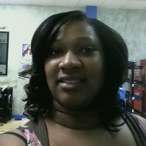 Meet your Posher, Shana